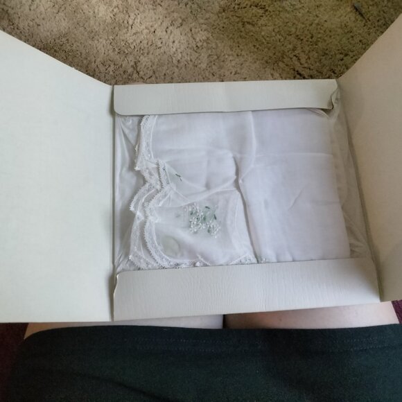 VINTAGE - 2 Cotton Ladies Handkerchiefs (New in Box) - Picture 1 of 7